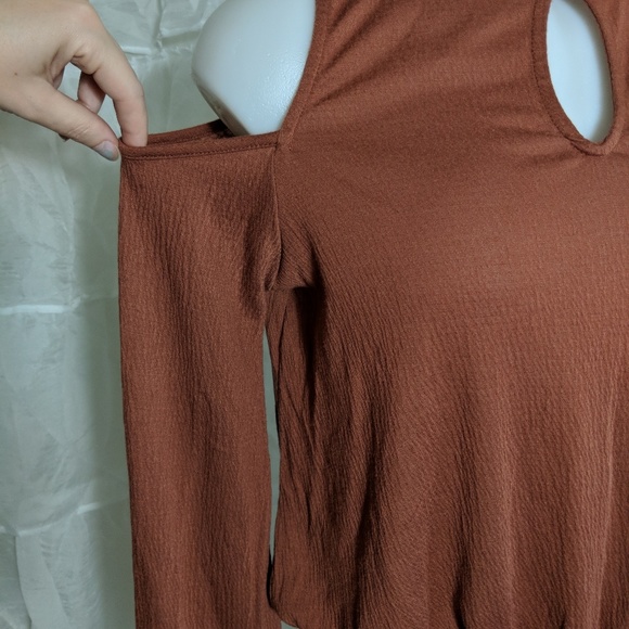 NWT High Neck Cold Shoulder Bell Sleeve Bodysuit - Picture 7 of 7